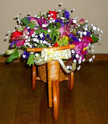 可愛い三輪車の生花アレンジメント